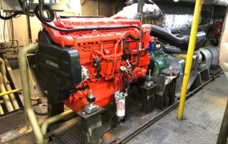 Complete refit duwboot Nicolaas van der Weest Scania hoofdmotor